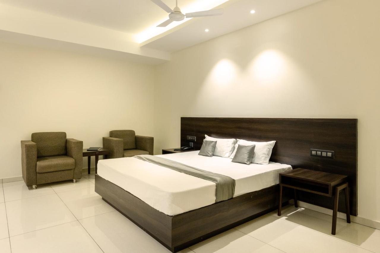 Hotel Paramount Suites & Service Apartments Mangaluru Zewnętrze zdjęcie
